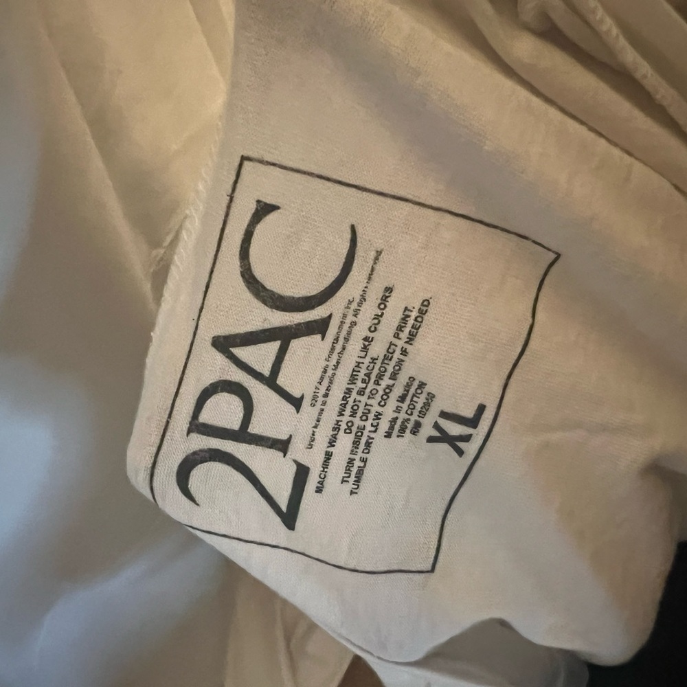 2Pac | Muscle Tank With Roses - Picture 6 of 6